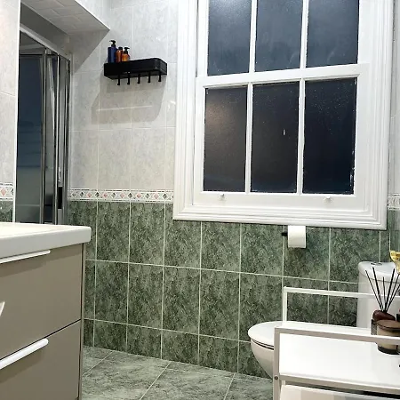 Zazpi Kaleak 4 아파트 *